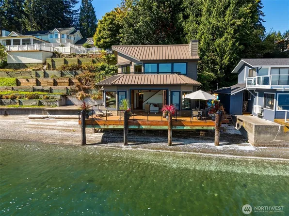 5904 Athens Beach Road NW, Olympia, WA 98502