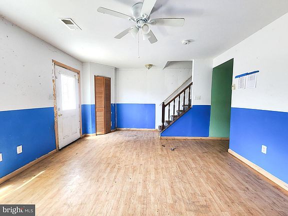 4th image of 1005 Waterside Ct