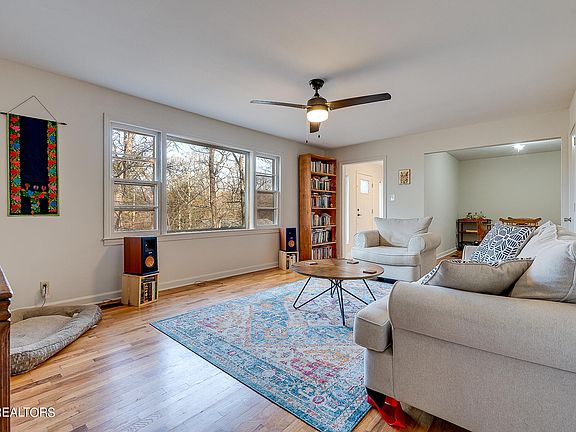 4th image of 1208 Woodberry Dr
