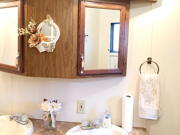 Double sinks- master bath