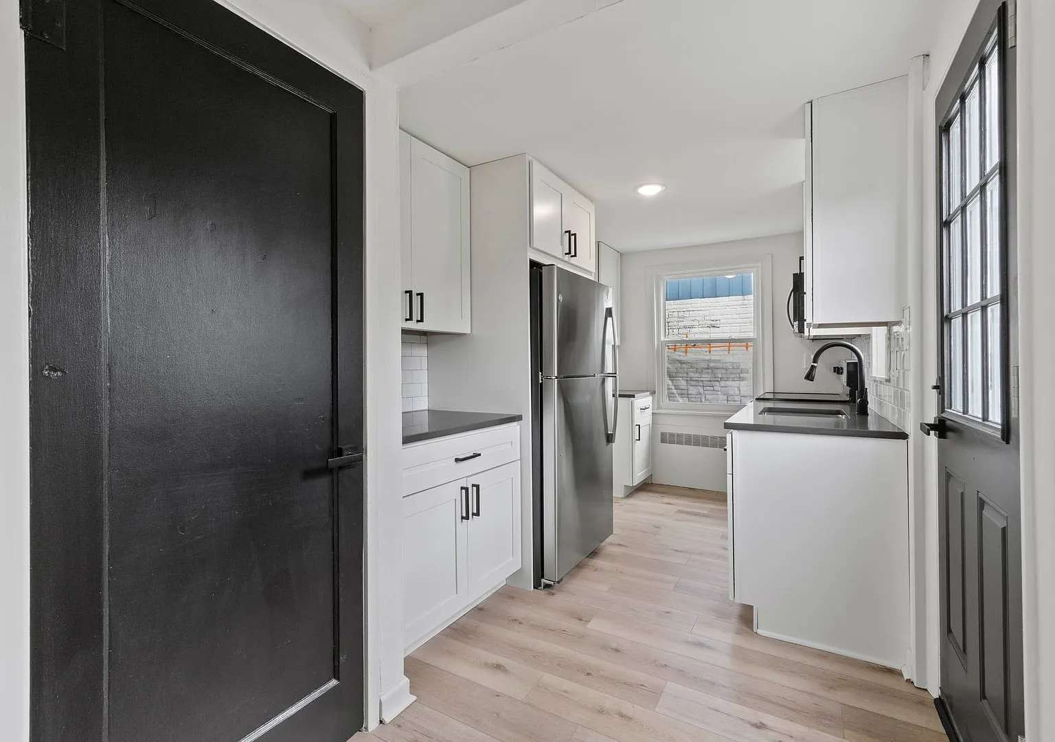 Available Now! Don't Miss This Newly Renovated 3 Bedroom In Clairton! — Photo 3
