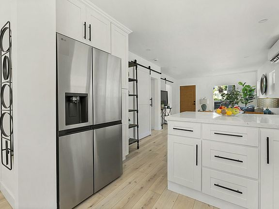 4th image of 2354 Ocean Ave