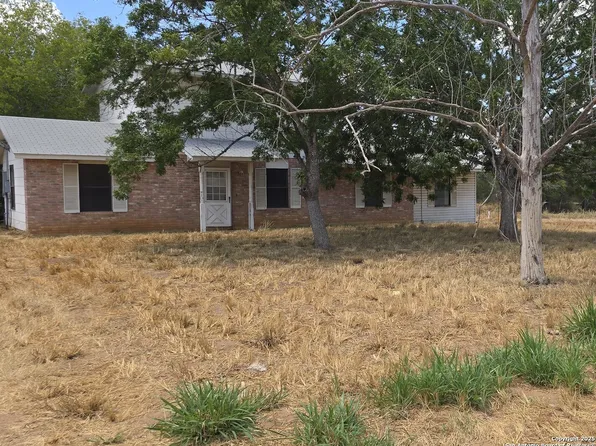 10481 N Highway 281, Pleasanton, TX 78064