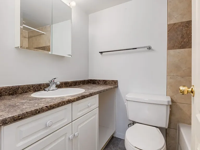 606 23rd Ave SW — Photo 24