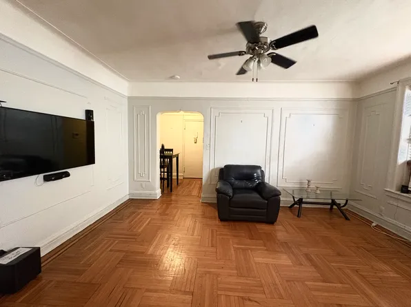 850 Saint Marks Avenue image 3 of 6