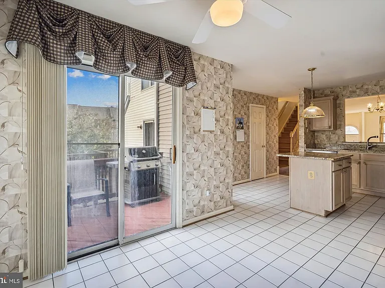 2409 Simpkins Farm Dr — Photo 20