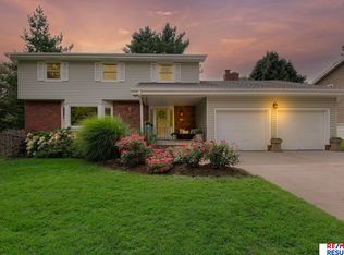 12405 Hickory Rd, Omaha, NE 68144