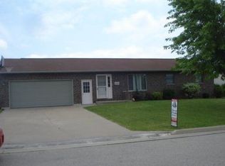 8250 Kalb Ridge St, Peosta, IA 52068