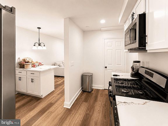 3rd image of 3704 Lyndale Ave