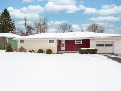 327 Hillsboro Pkwy, Syracuse, NY, 13214