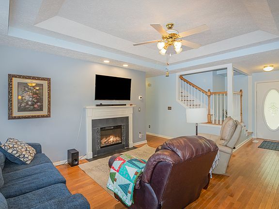 5th image of 704 Silver Springs Dr