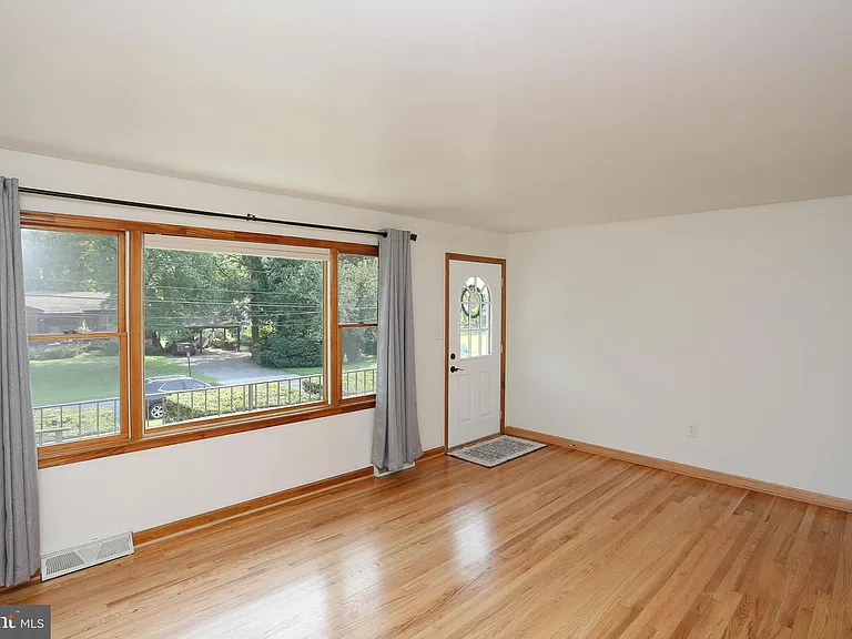807 Danza Rd — Photo 11