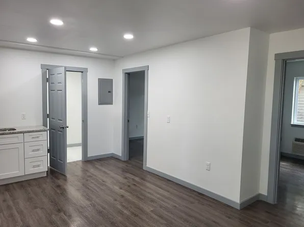 703 Ash, 703 Ash St APT 2, Wamego, KS 66547