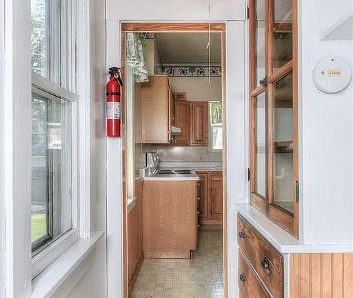 5th image of 909 N 51st St