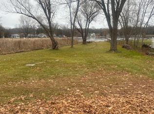 1337 Park Dr, White Lake, MI