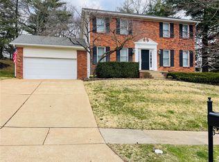 12207 Sunny Terrace Dr, Saint Louis, MO 63122