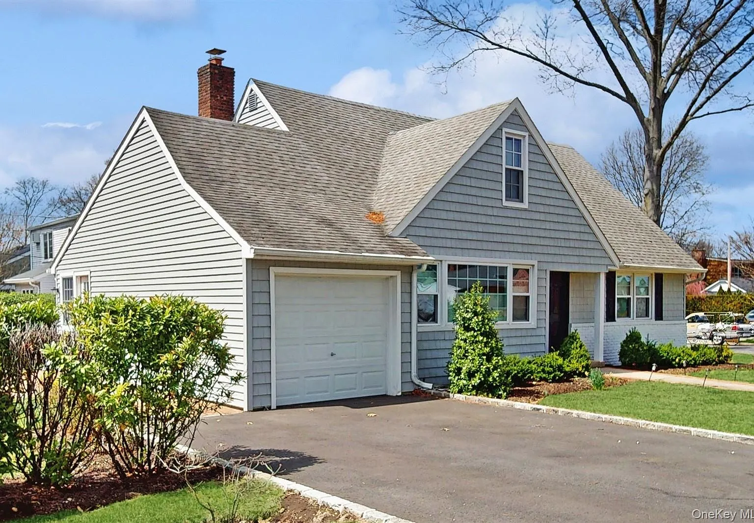 4 bed, 2.0 bath, 1428 sqft, $7,800 — Photo 2
