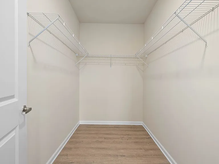 OA3 Walk In Closet