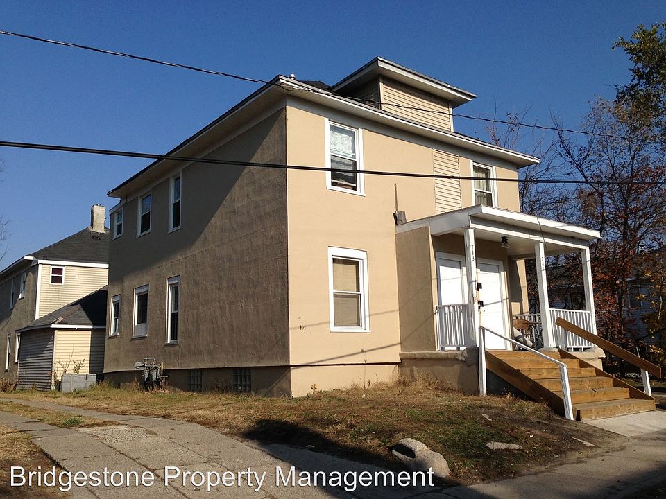 2nd image of 743 Liberty St SW