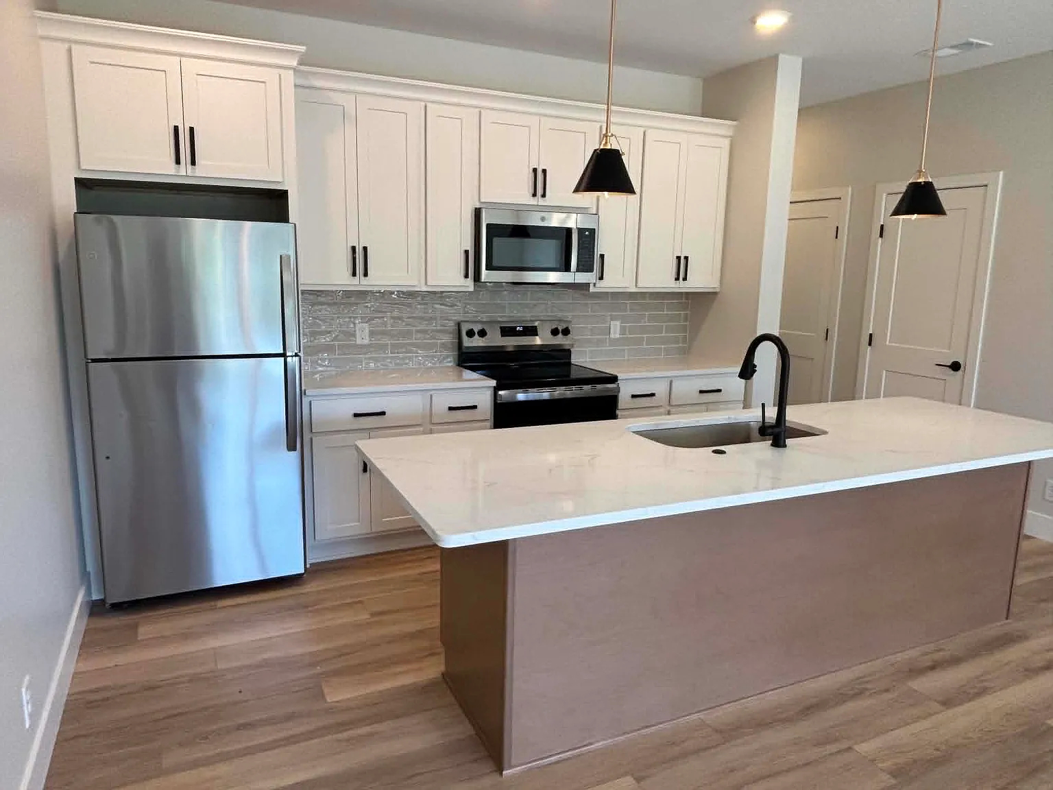 2 bed, 2.5 bath, 1484 sqft, $2,330 — Photo 4