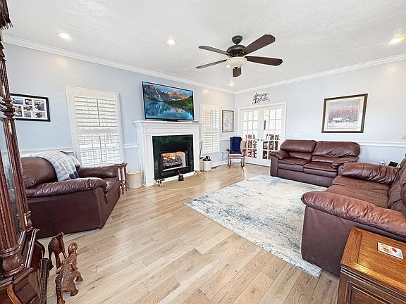 3rd image of 3989 Cadiz Rd