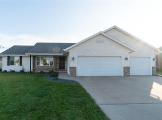 W5353 Amy Ave, APPLETON, WI 54915