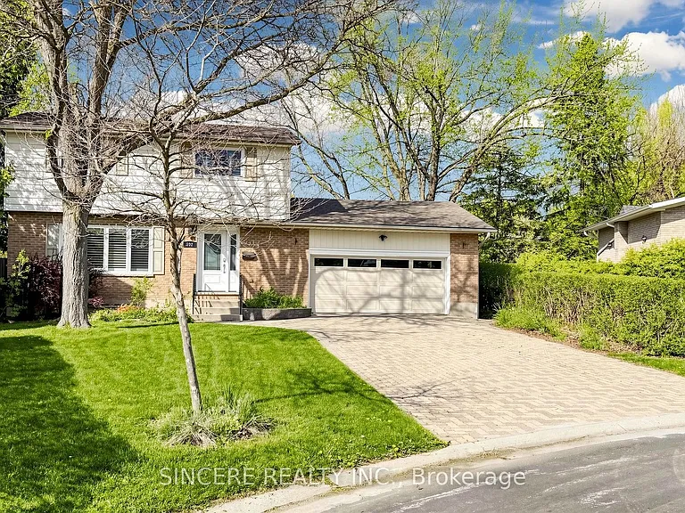 592 Canewood Cres — Photo 2