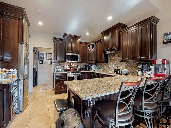 5th image of 12944 Borden Ave