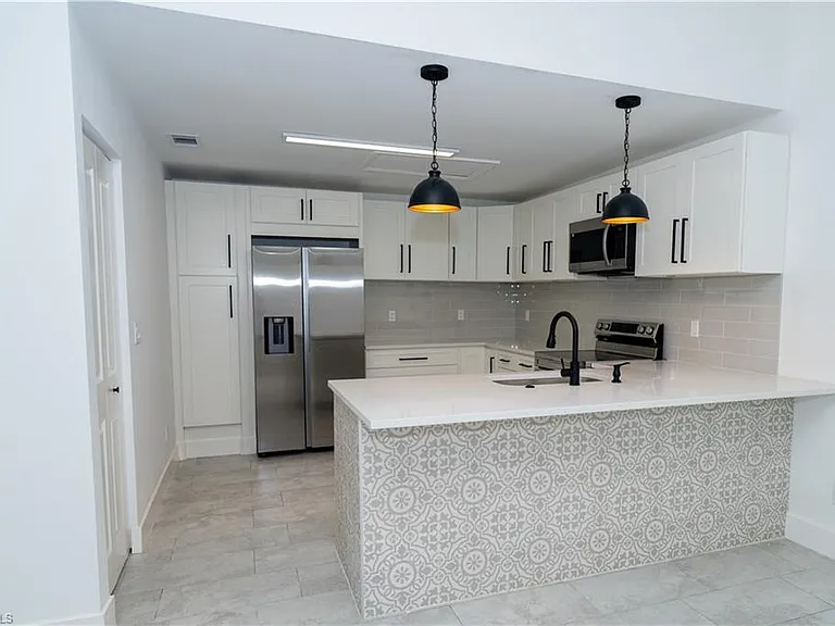 6306 Royal Woods Dr — Photo 9