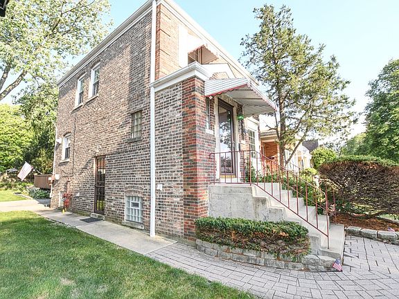 2nd image of 9731 S Claremont Ave