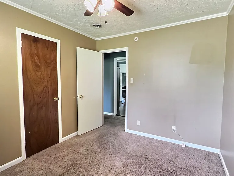 168 Grovewood Ct — Photo 14