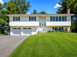 10 Roe Cir, Monroe, NY 10950