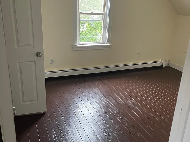 92-94 Fisher St — Photo 13