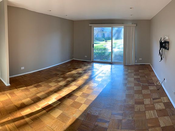 4th image of 1250 Park Ave W APT 412