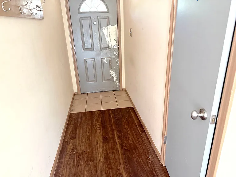 1822 Oaklawn St — Photo 8