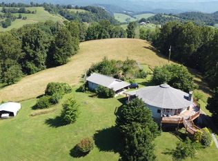 588 N Hill Ln, Saltville, VA 24370