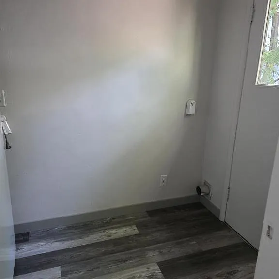 511 SE K St — Photo 7