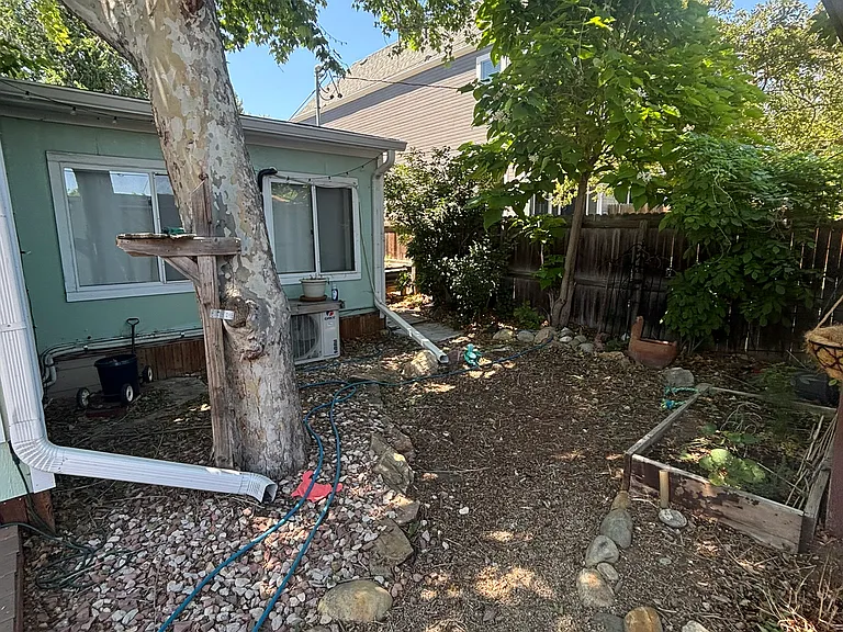 1412 N Valentia St — Photo 17