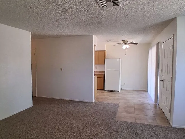 3037 W Pontiac — Photo 12
