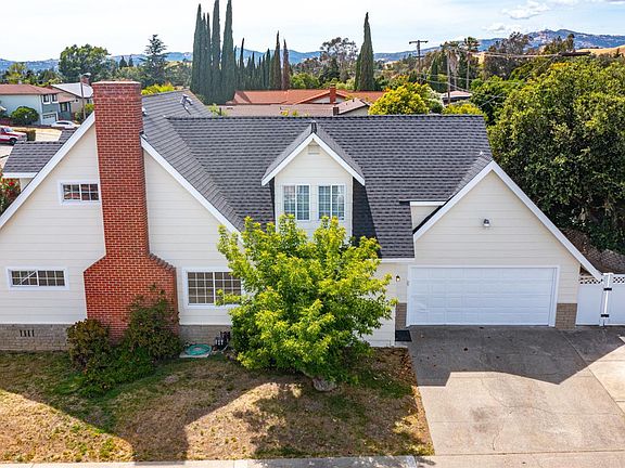 3rd image of 1201 Essex Drive