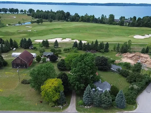 8491 Us Highway 31 N, Williamsburg, MI 49690