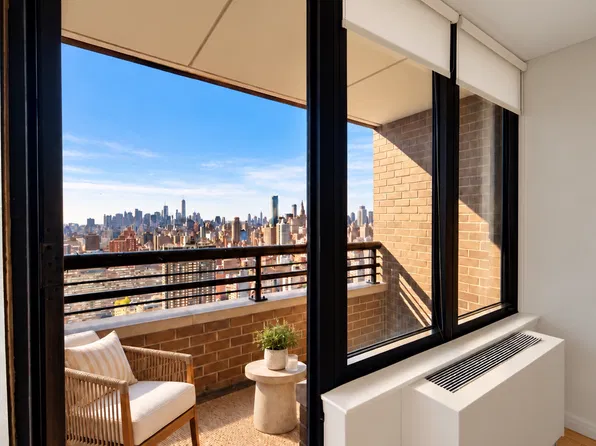 330 East 38th Street image 1 of 22