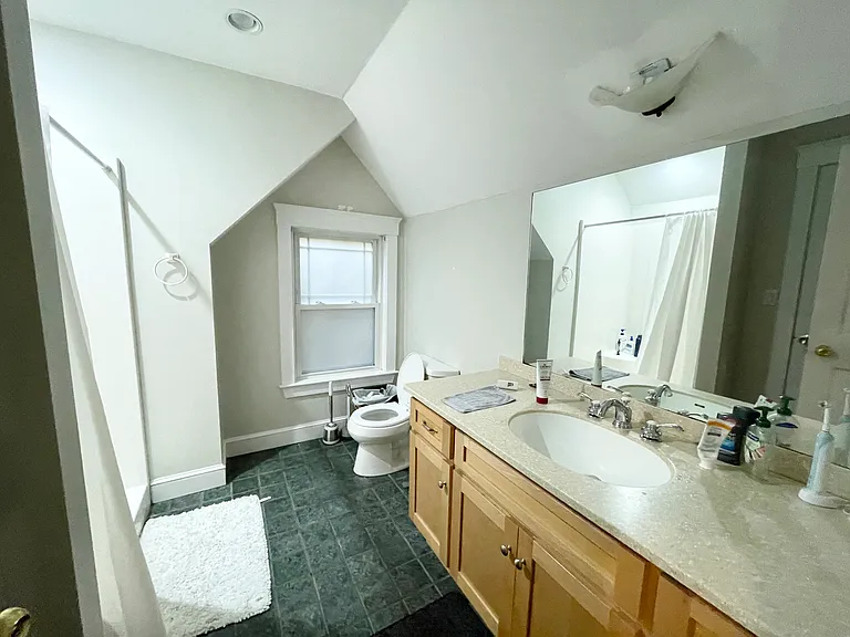 27 Iroquois St #1 — Photo 11