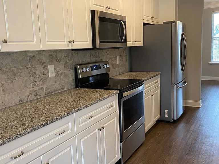 921 Burlington Dr — Photo 16