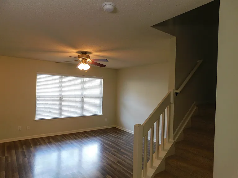 1147 Oak Blossom Way #1147 — Photo 17