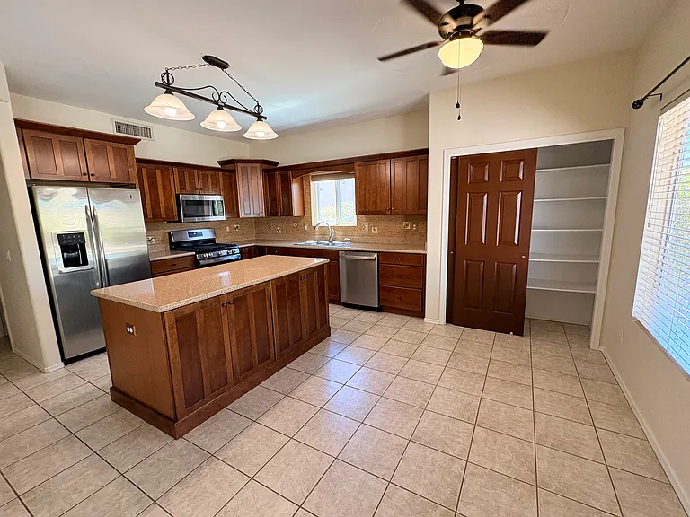 2971 W Calle Lucinda — Photo 6