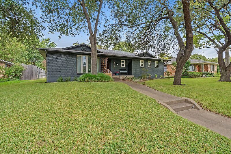 1st image of 8329 Moorcroft Dr