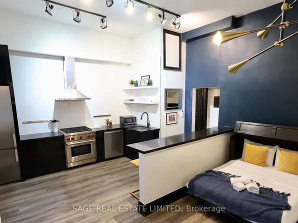 631 Queen St W #2, Toronto, ON M5V 2B7