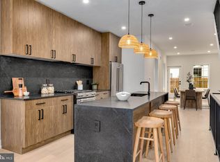 2139 Bainbridge St, Philadelphia, PA 19146