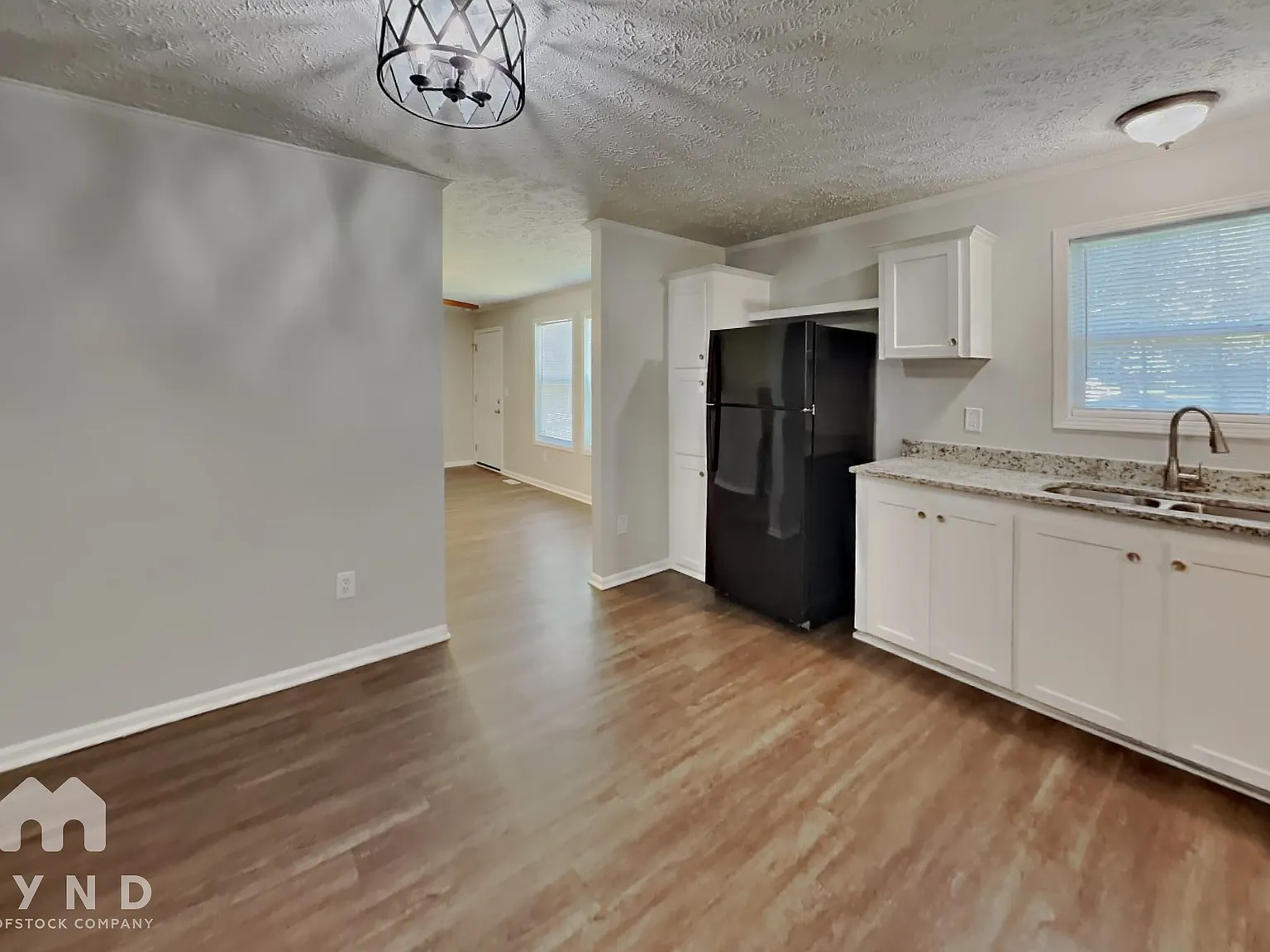 3 bed, 2.0 bath, 1161 sqft, $1,840 — Photo 4